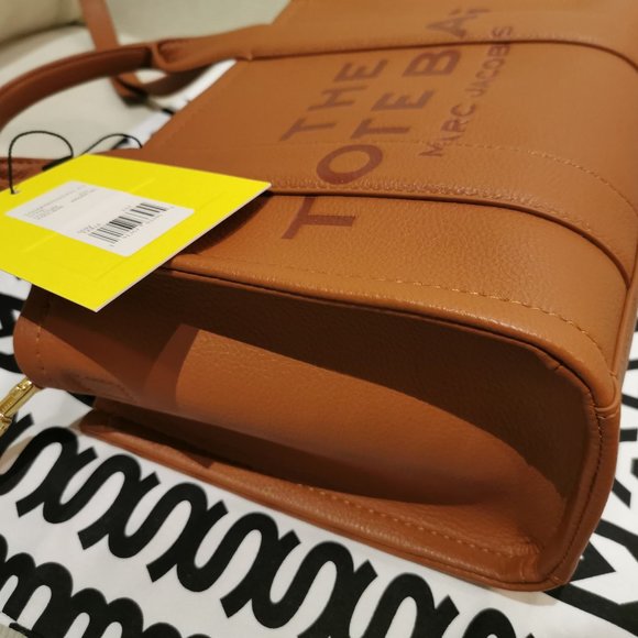 Marc Jacobs the Leather Mini Tote Bag Argan Oil - Picture 5 of 16